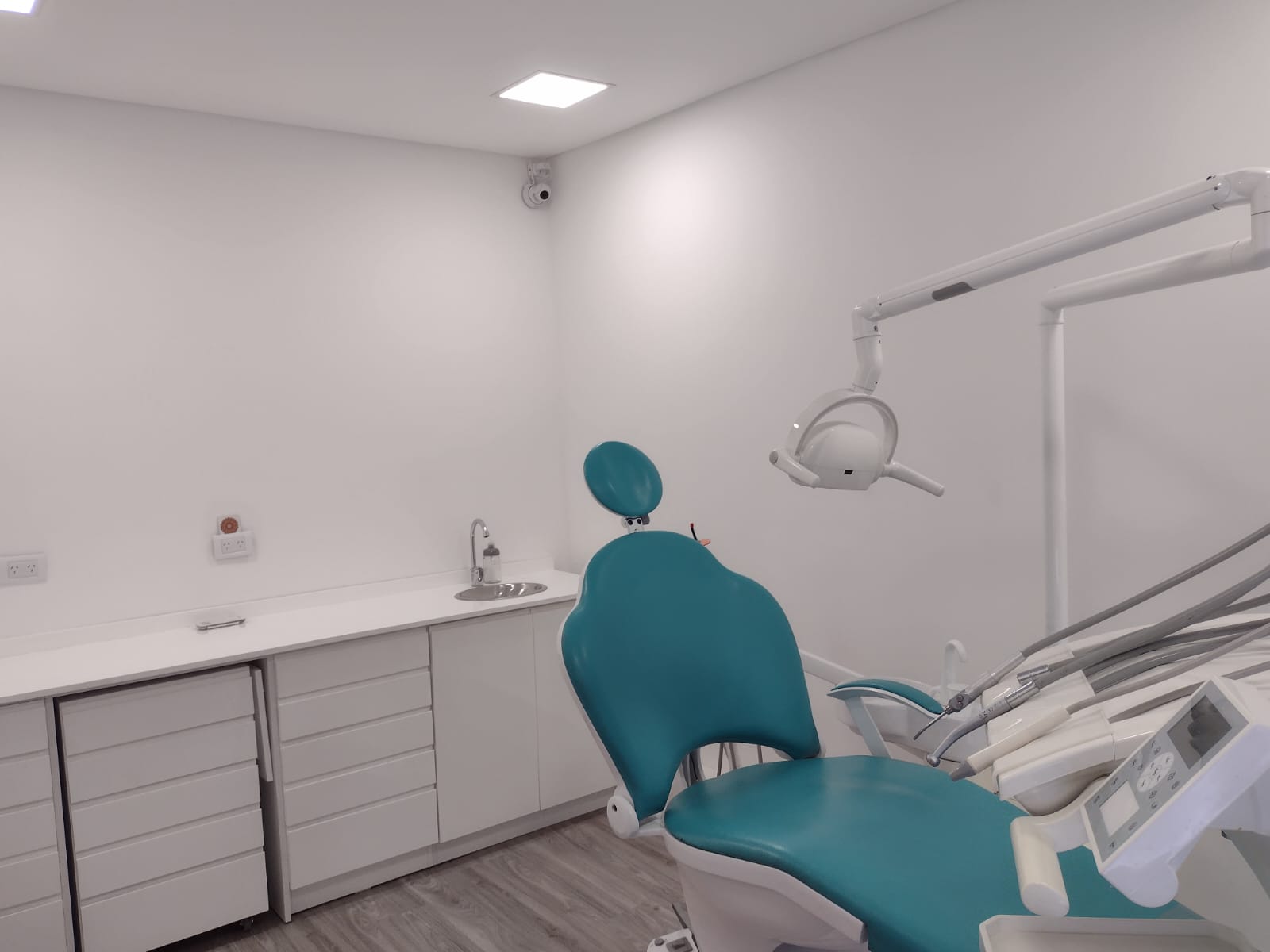 Consultorio de la Dra. Magdalena Gonzalez Aguilar para tratamientos periodontales en BGA Palermo
